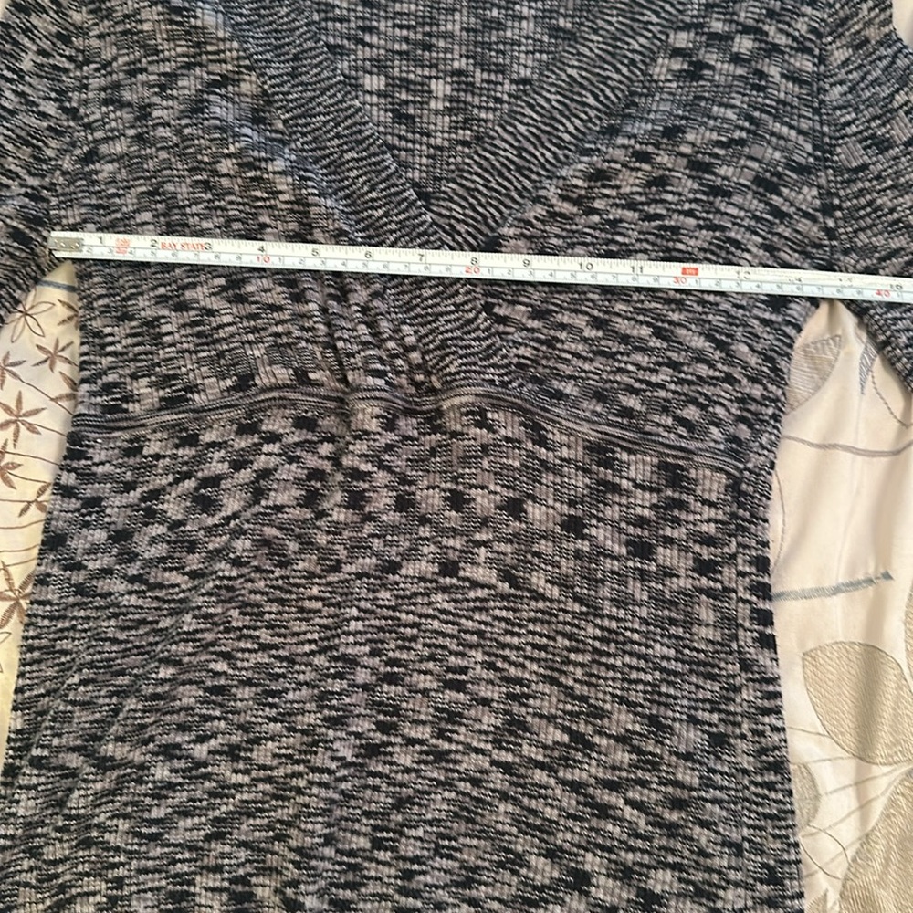 Nine West v neck sweater size small - Picture 4 of 7